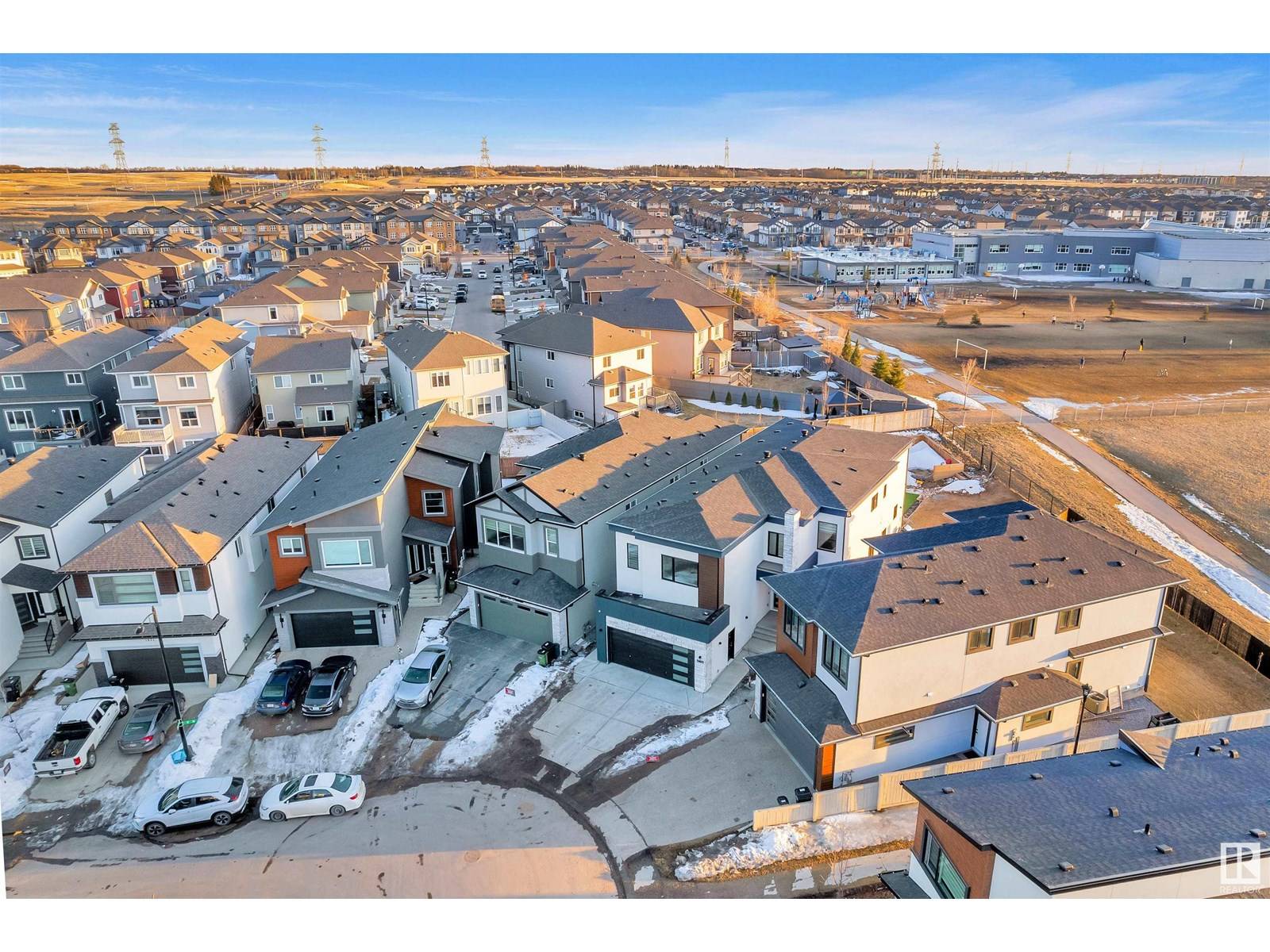 Edmonton, AB T6T2N1,1704 19 ST NW