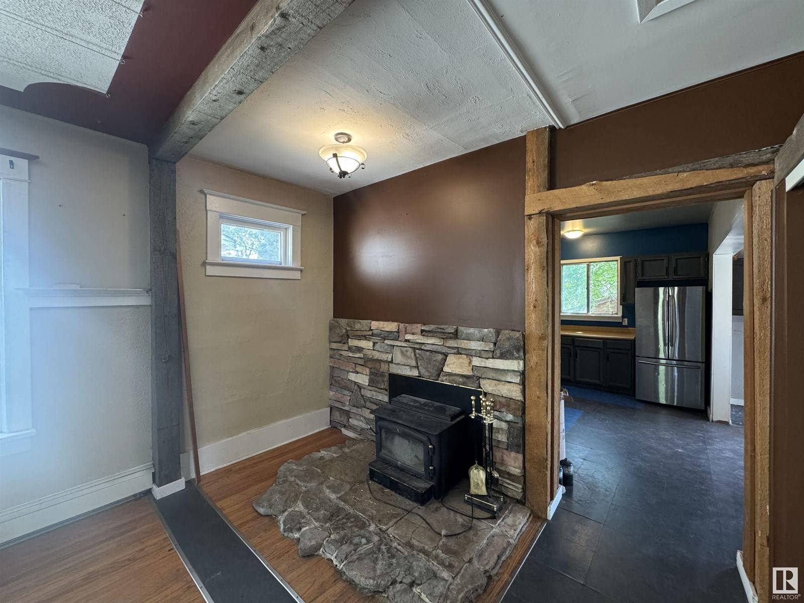 Edmonton, AB T6E1G7,10719 74 AV NW