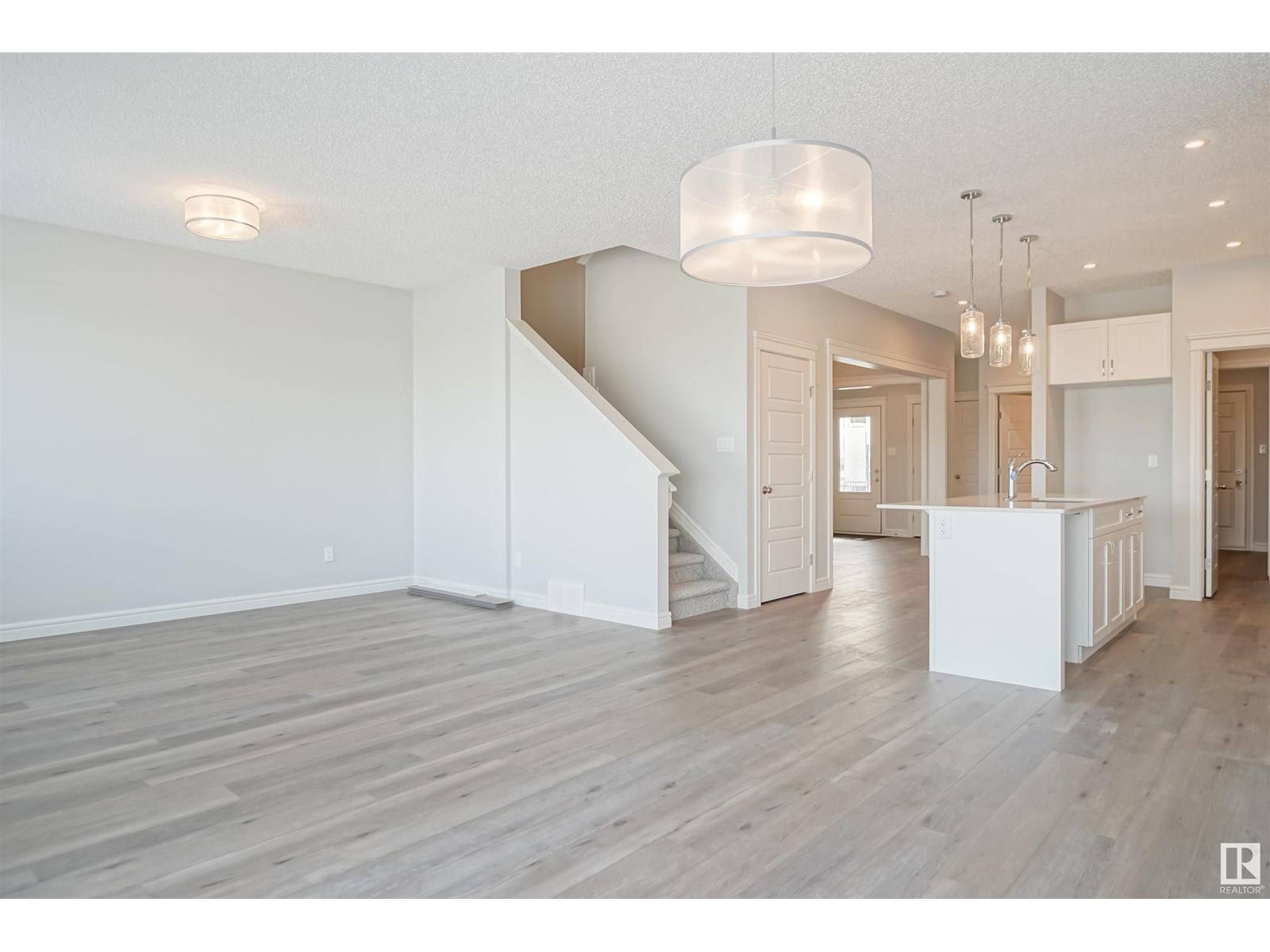 Edmonton, AB T6W5H6,9736 CARSON PL SW