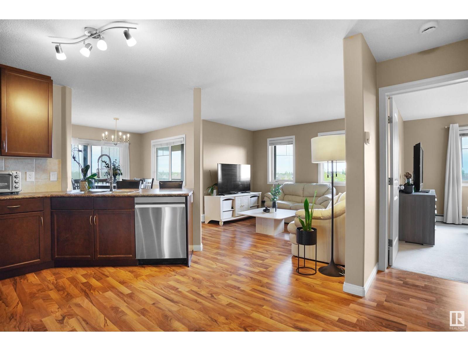 Edmonton, AB T6R0R6,#418 1204 156 ST NW