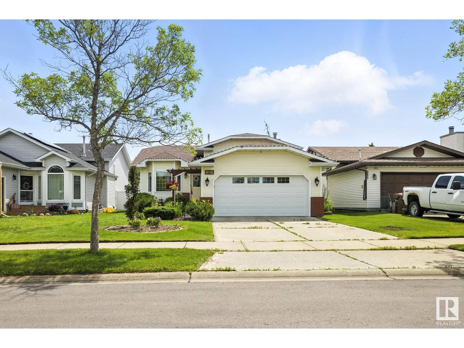 St. Albert, AB T8N5Y7,40 Desmarais CR NW