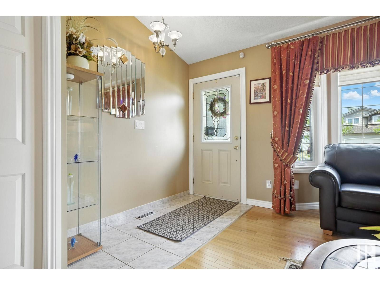St. Albert, AB T8N5Y7,40 Desmarais CR NW