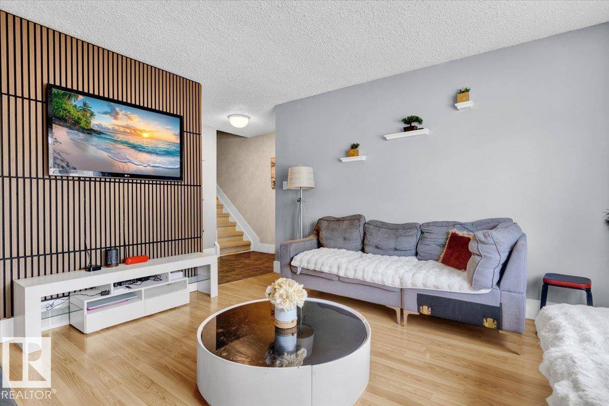 Edmonton, AB T5X3Y1,10027 173 AVE NW