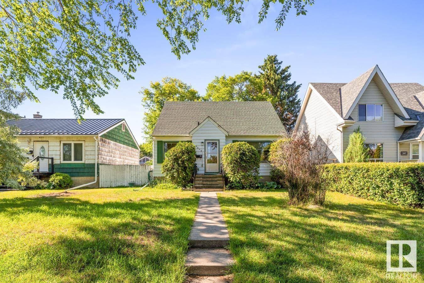 Edmonton, AB T6E0W1,8343 81 AV NW NW