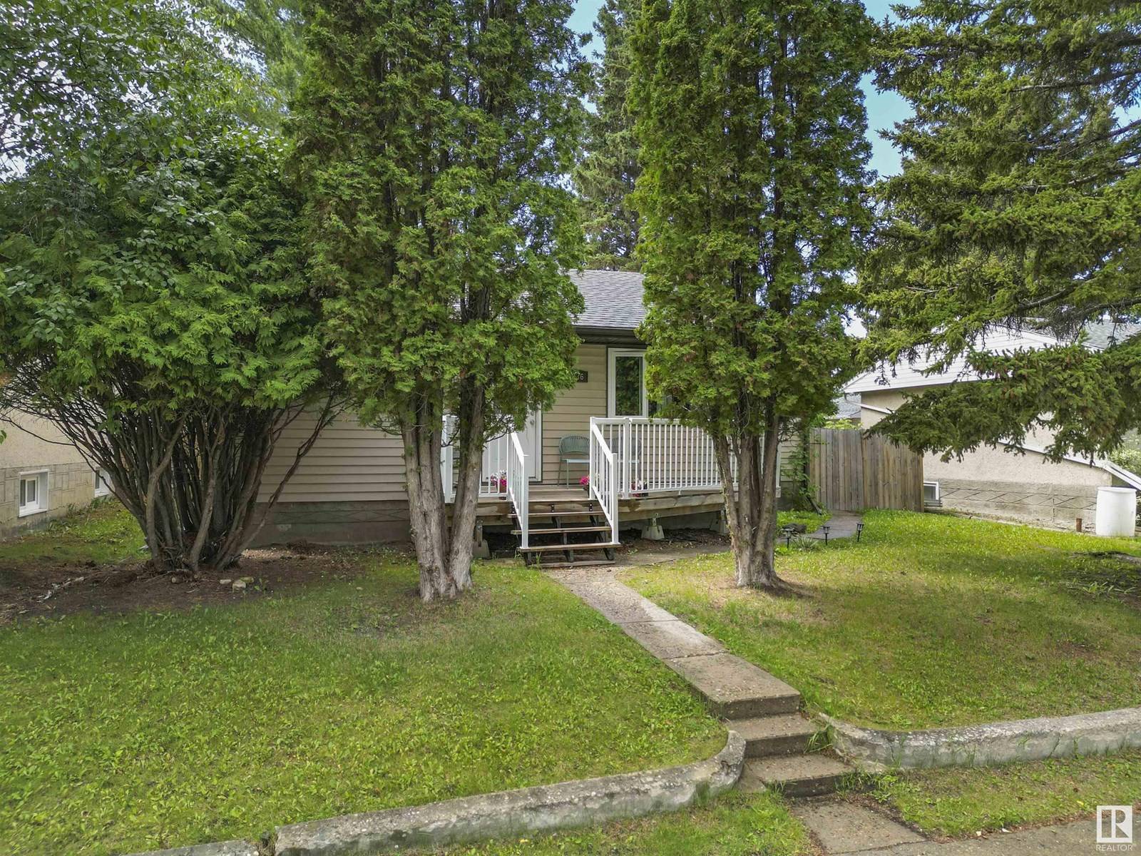 Drayton Valley, AB T7A1C1,5036 45 Street