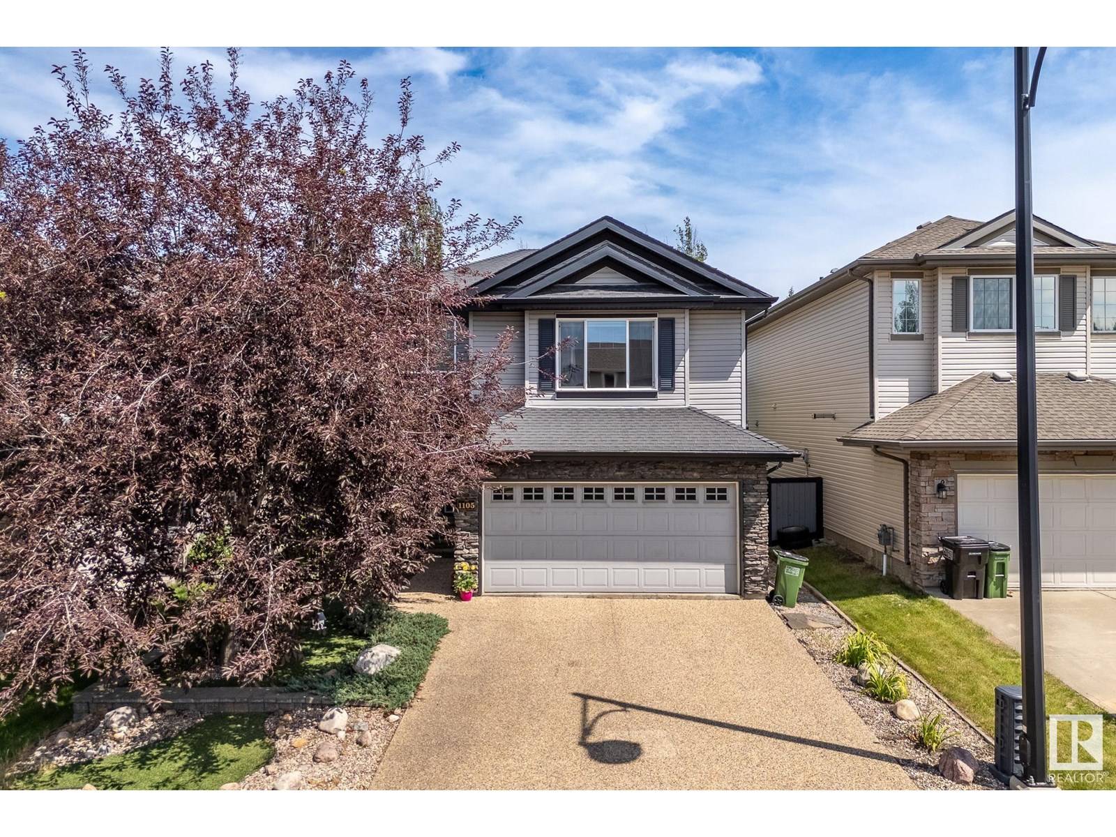 Edmonton, AB T6R0B8,1105 MCKINNEY LINK LI NW