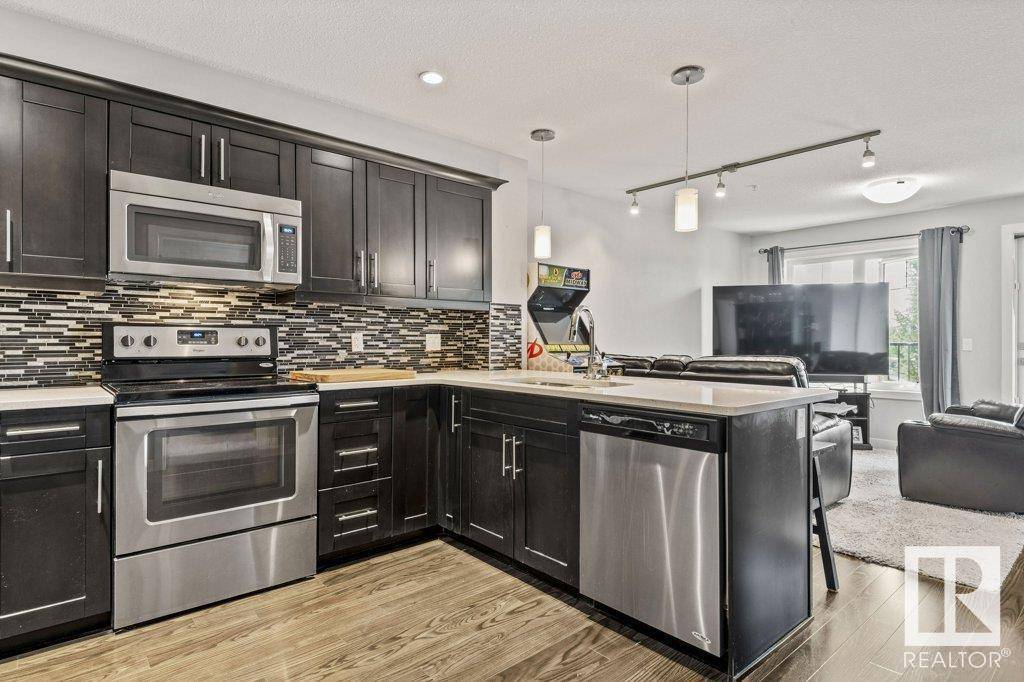 Edmonton, AB T6W3E4,#206 1031 173 ST SW