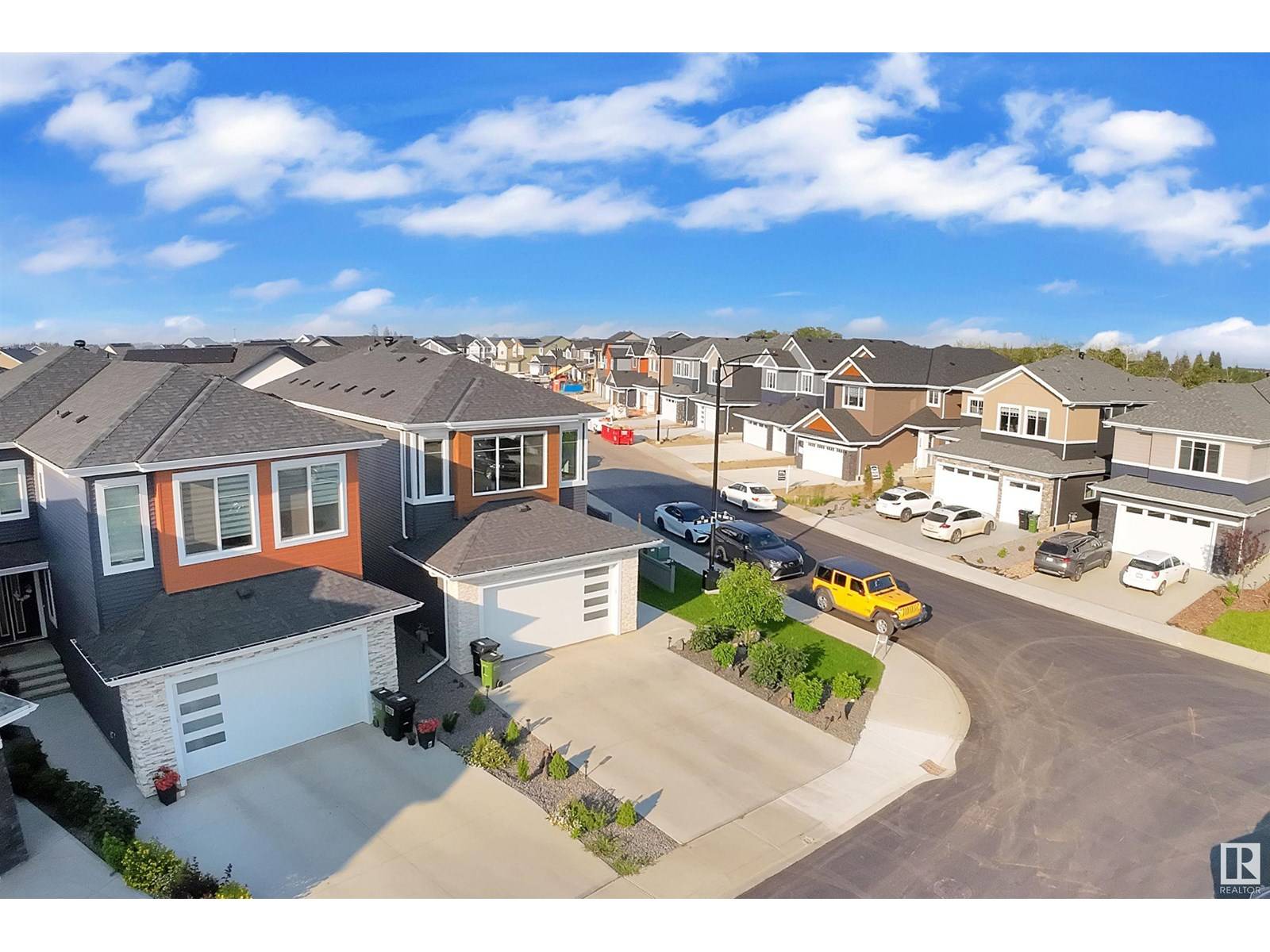 Edmonton, AB T6W5C9,3204 158 ST SW