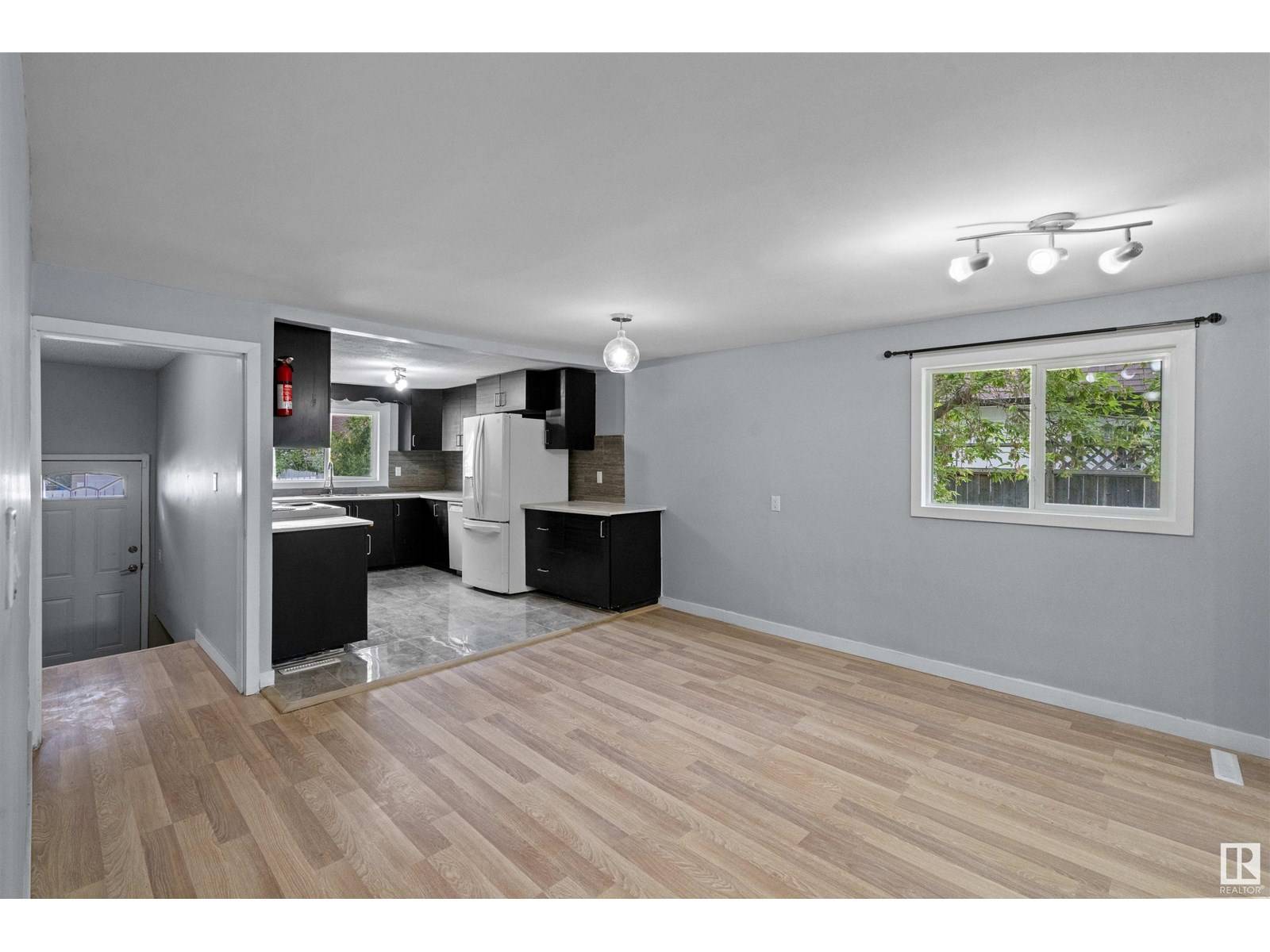 Camrose, AB T4V2B9,5319 55 ST