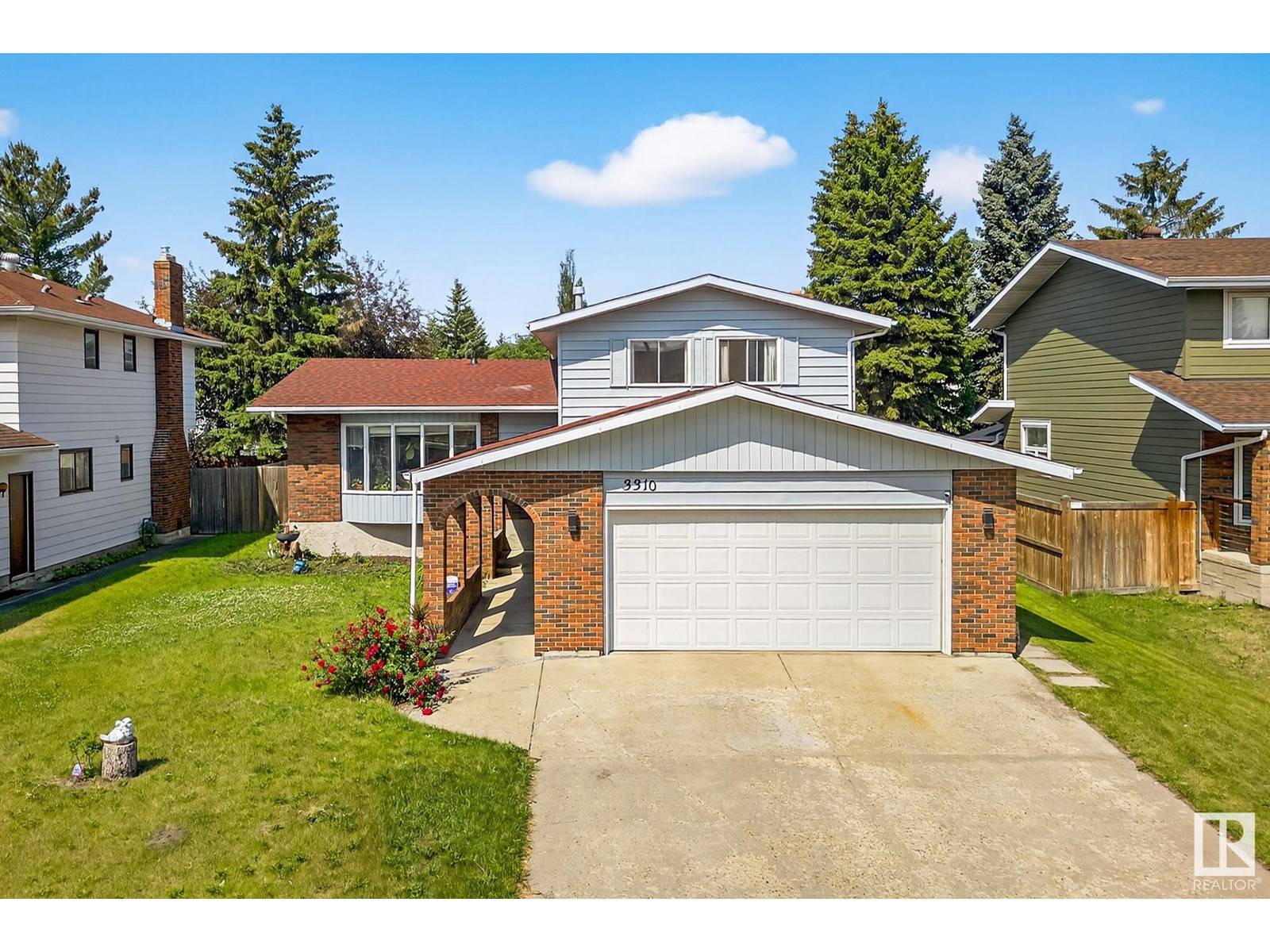 Edmonton, AB T6J3V8,3310 113A ST NW