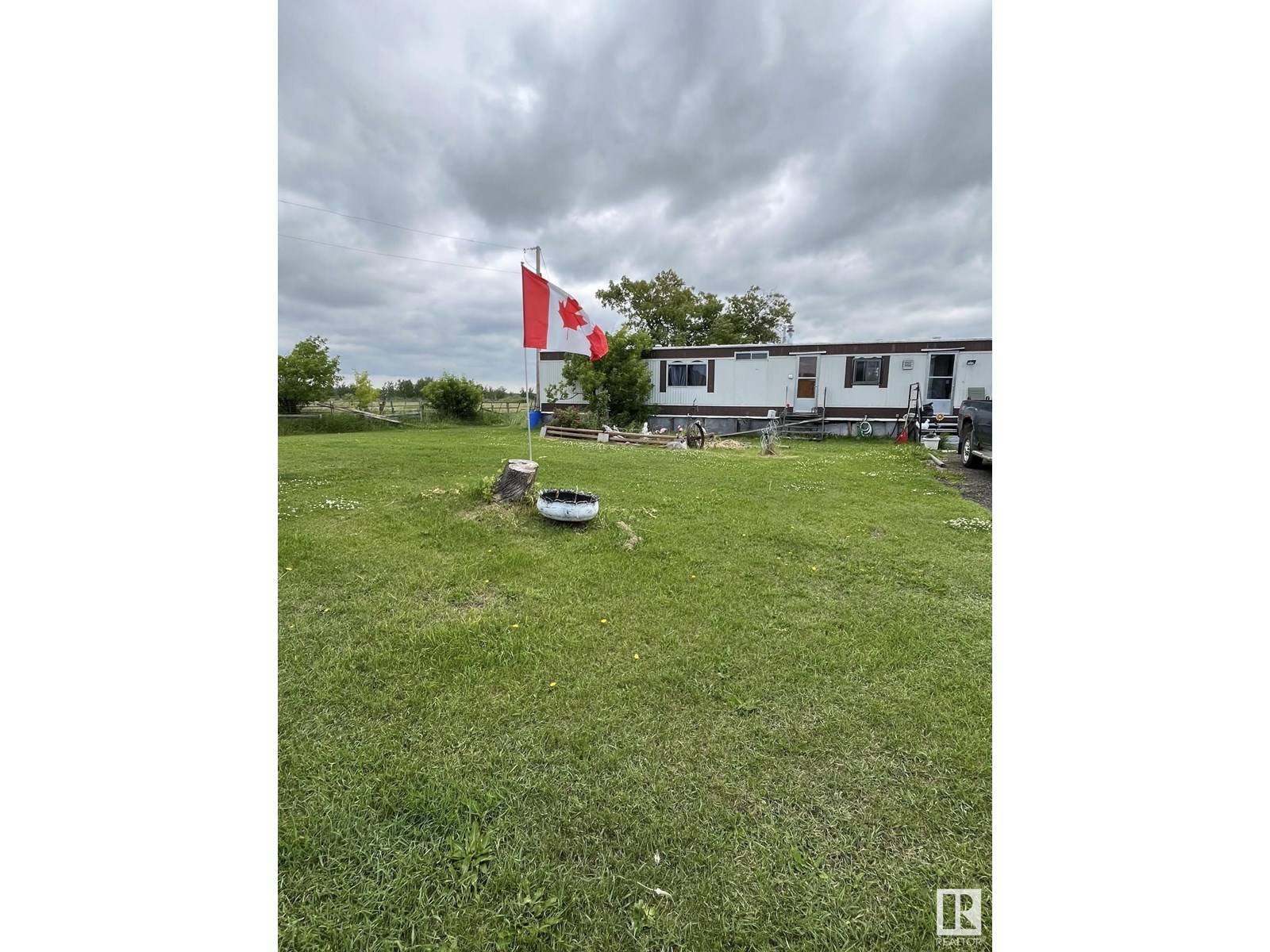 Rural Lac Ste. Anne County, AB T0E1X0,56519A HWY 33