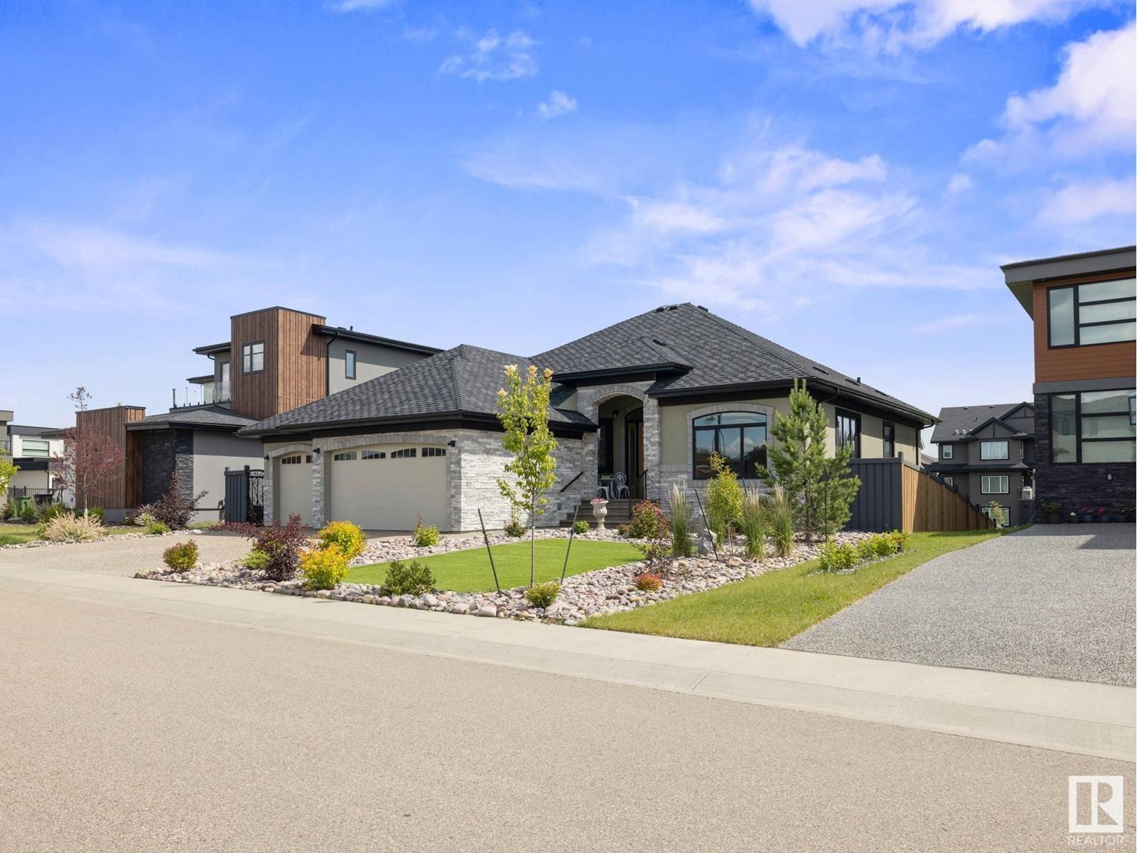 Edmonton, AB T6W2E2,4707 WOOLSEY CM NW