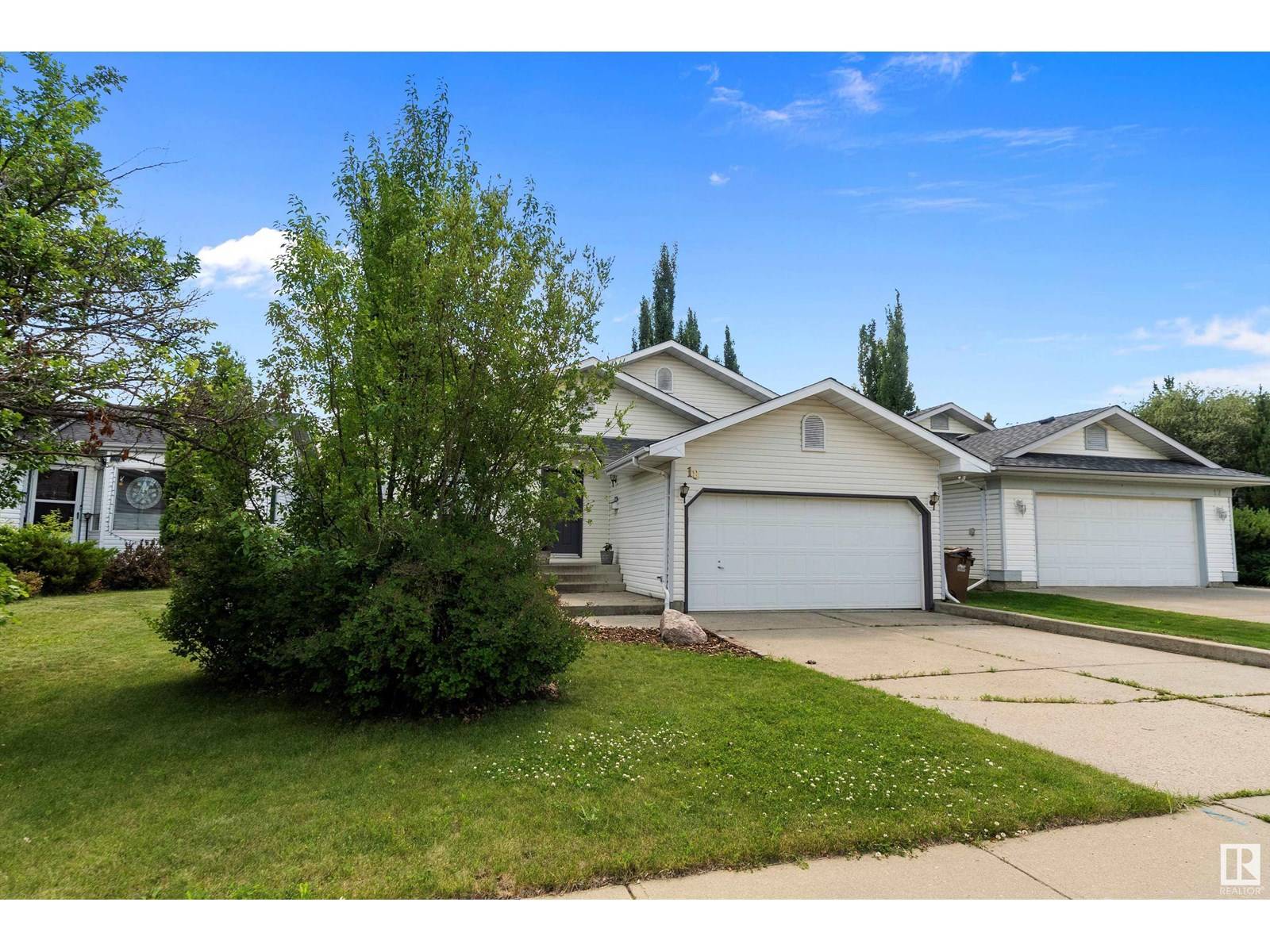 St. Albert, AB T8N6C5,18 ORANGEWOOD PL