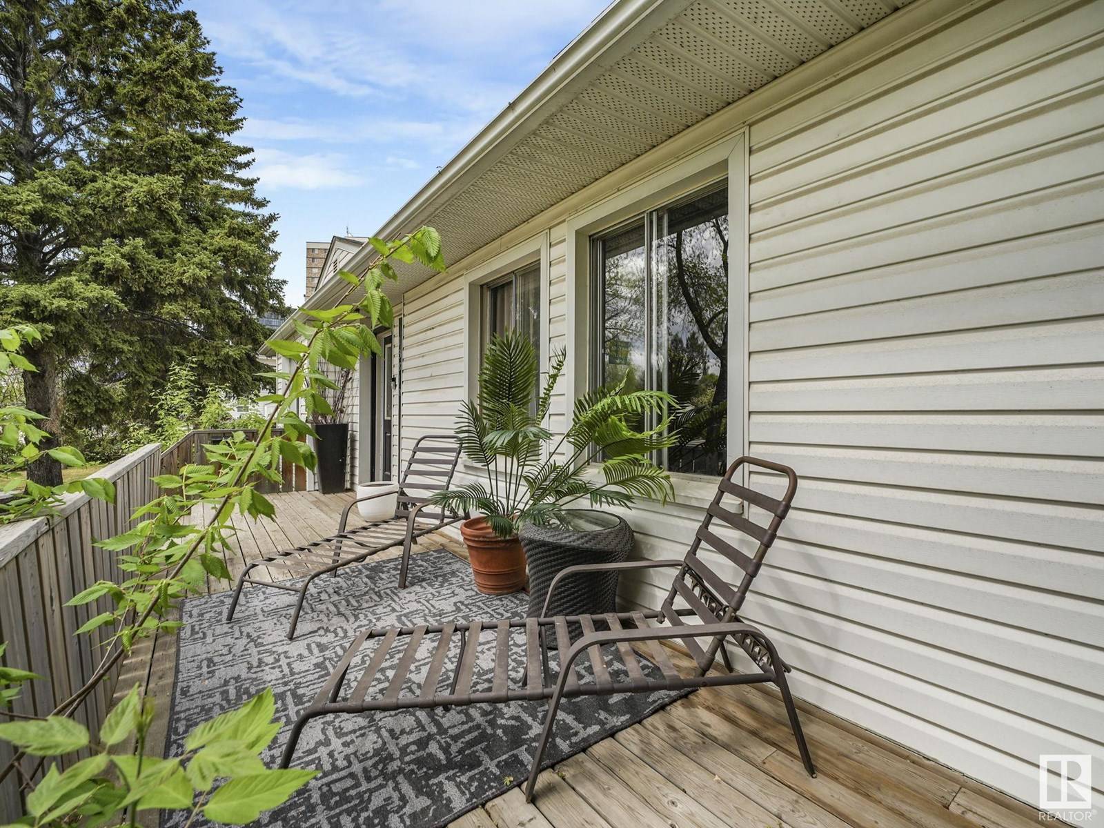 Edmonton, AB T5N0P3,13810 102 AV NW