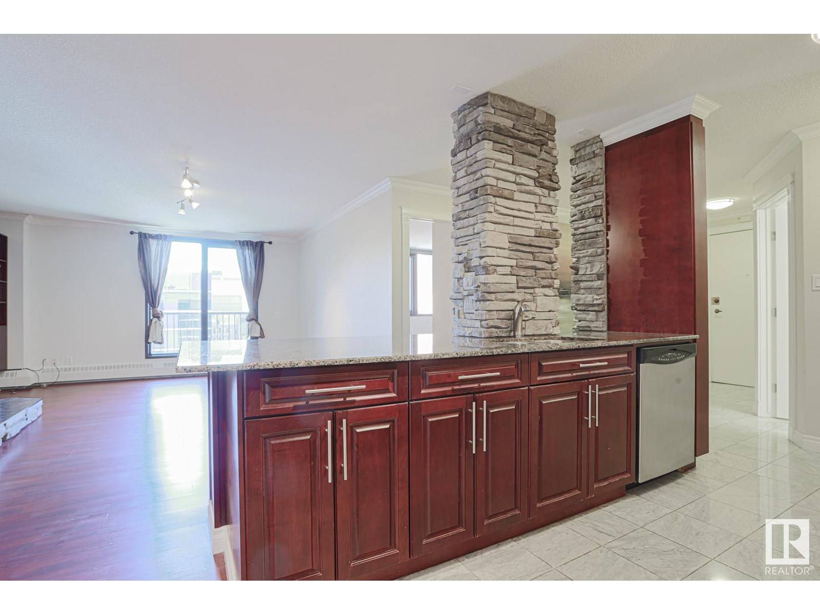 Edmonton, AB T5J3P1,#1407 10125 109 ST NW