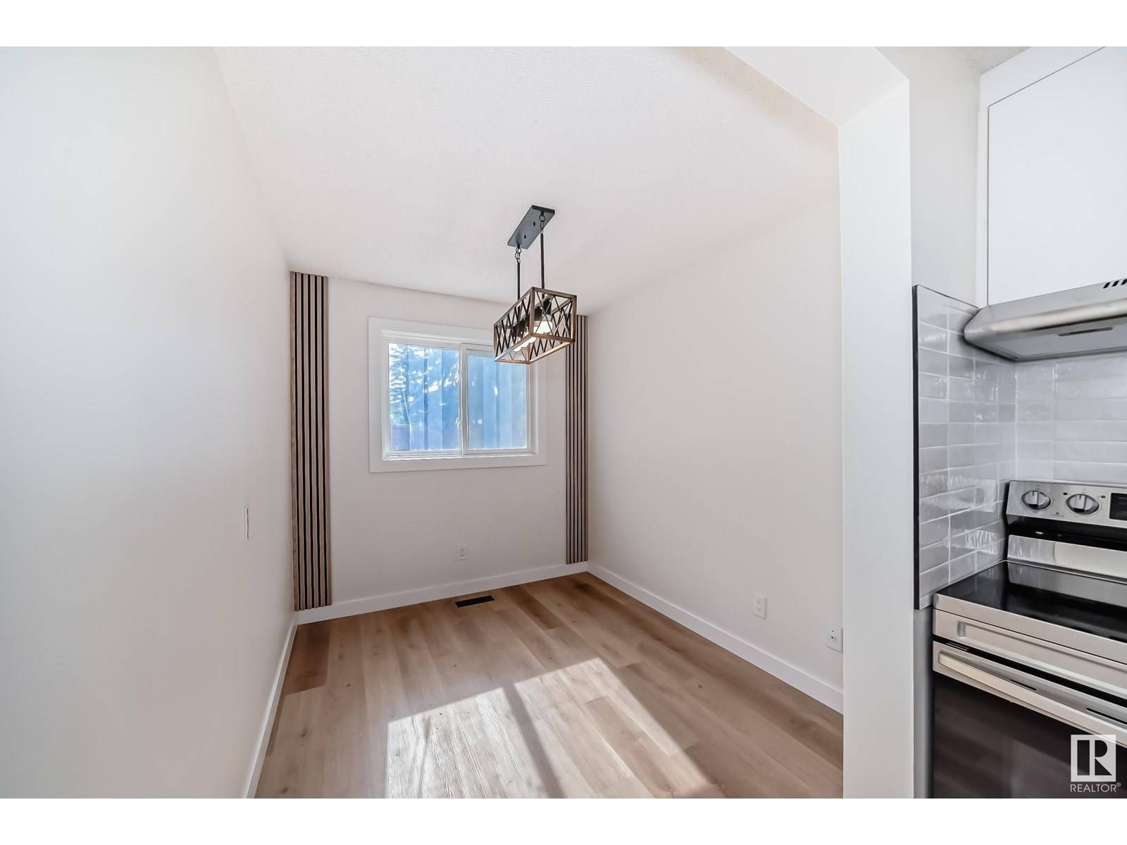 Edmonton, AB T5Y1E8,14233 23 ST NW