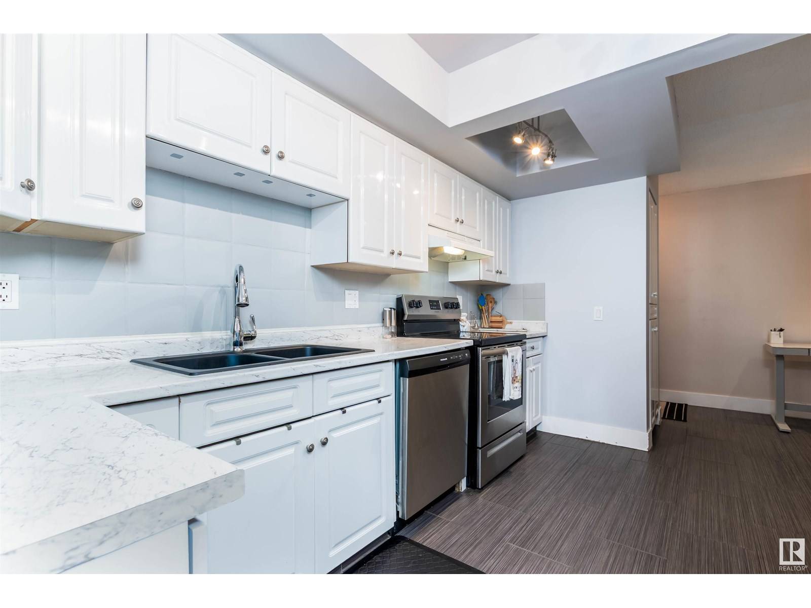 Sherwood Park, AB T8A4E4,614 WOODBRIDGE WY