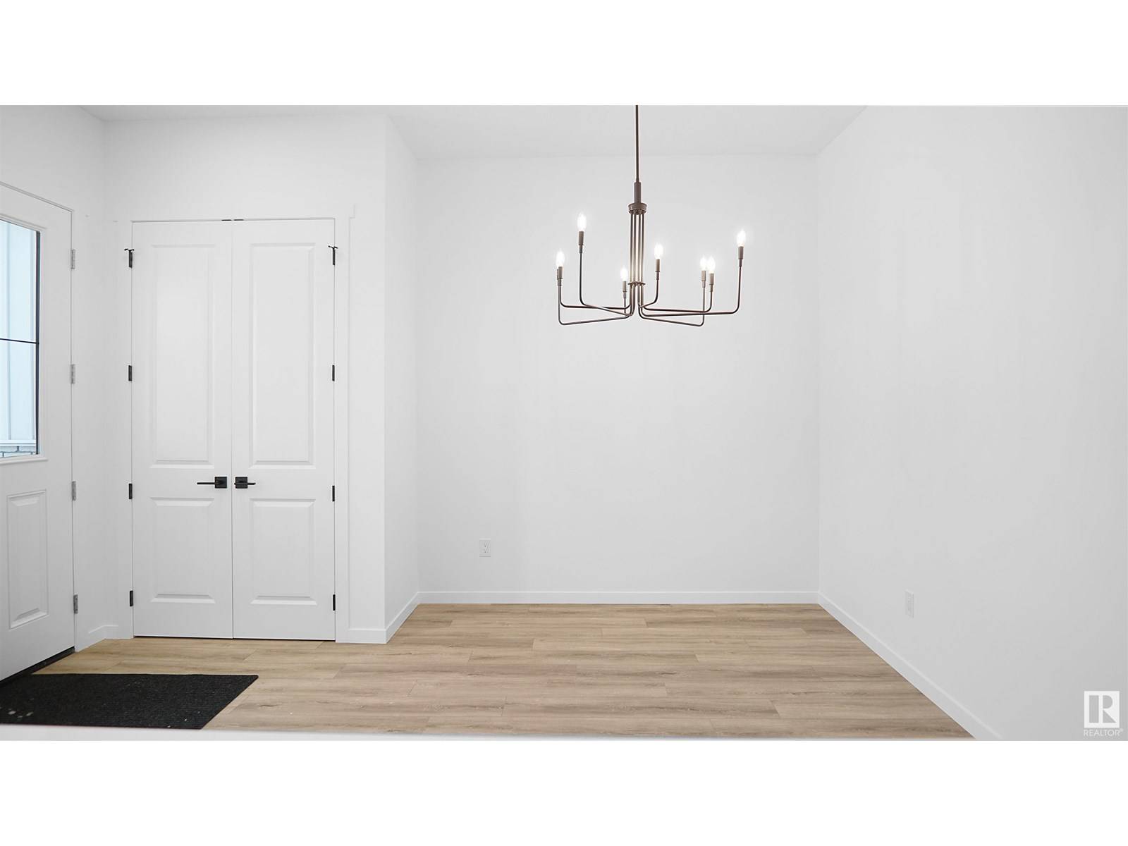 Edmonton, AB T5G2S5,7505 OBSERVER LN NW