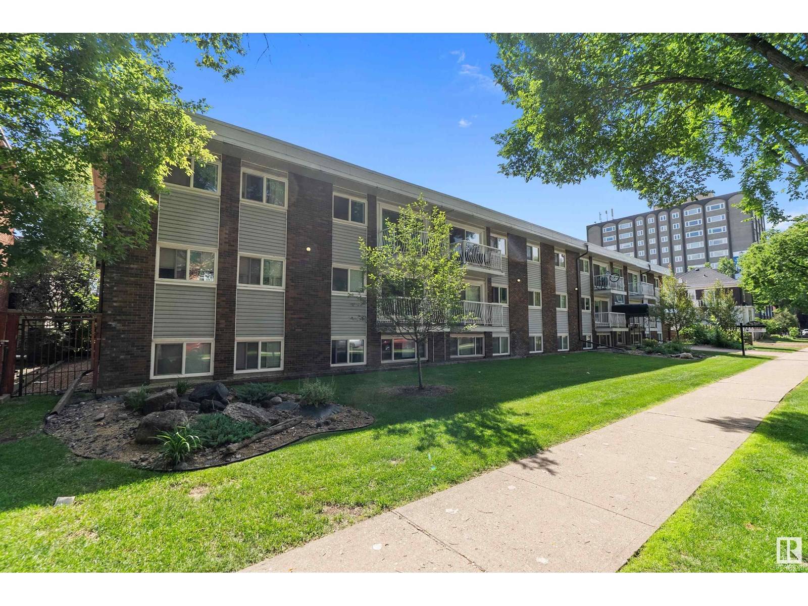 Edmonton, AB T5K1X7,#210 10225 117 ST NW