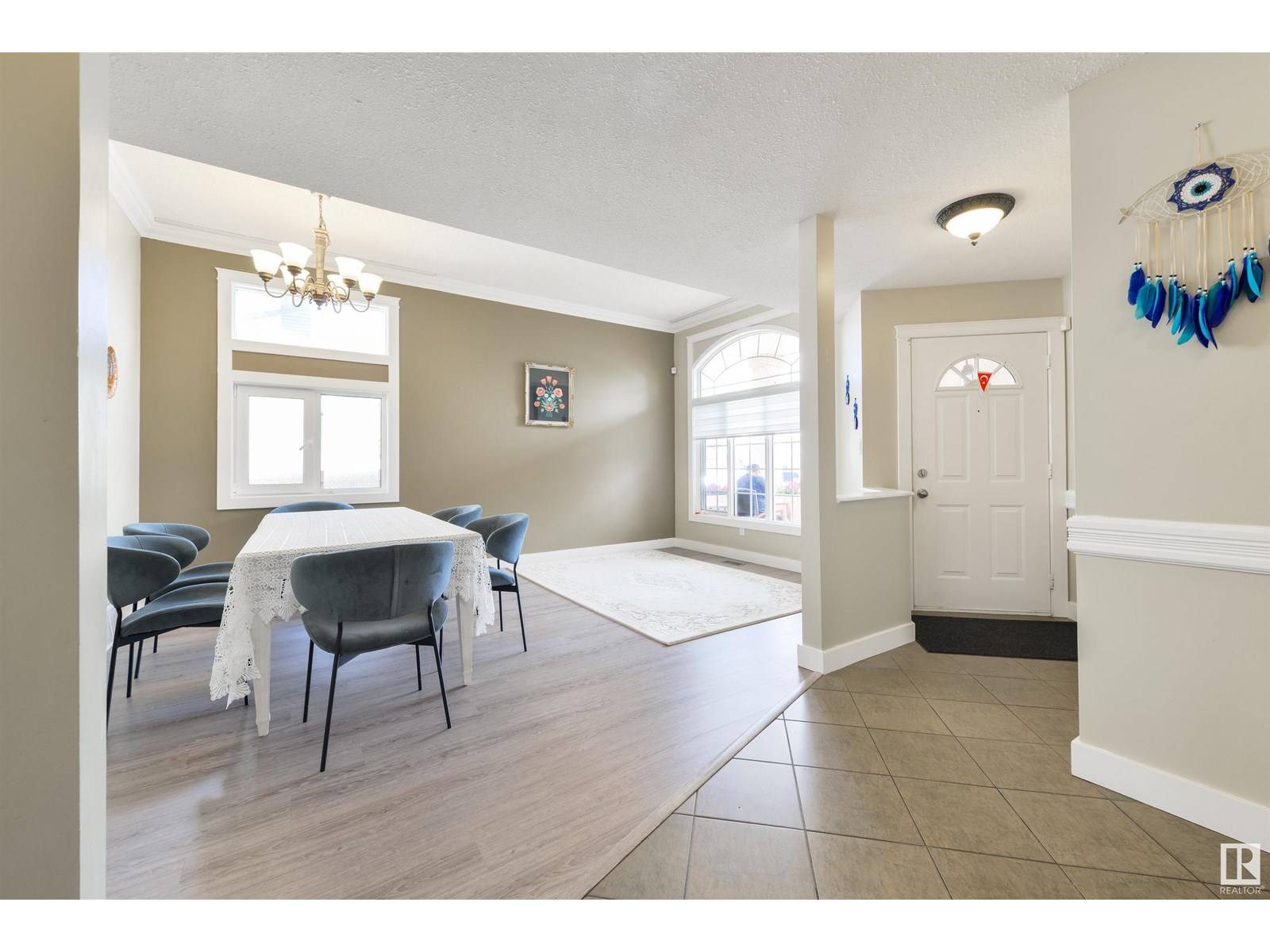 Edmonton, AB T6V1E2,14424 130 ST NW