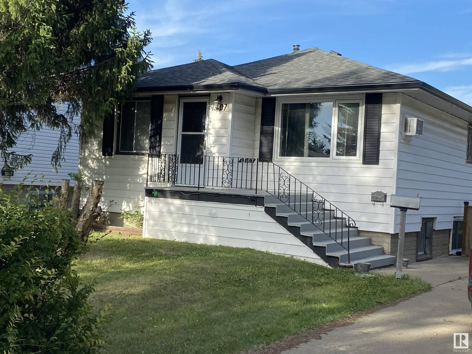 Edmonton, AB T5E5P1,13107 120 ST NW