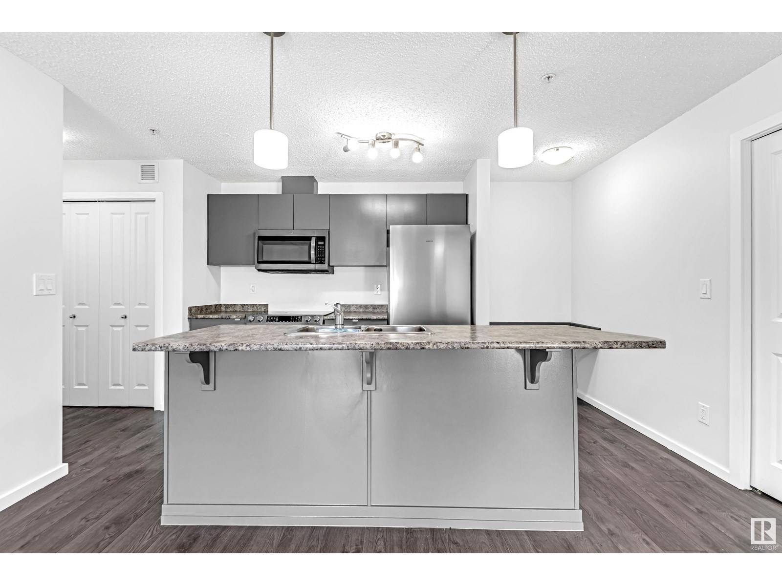 Edmonton, AB T6T0V4,#115 3357 16A AV NW