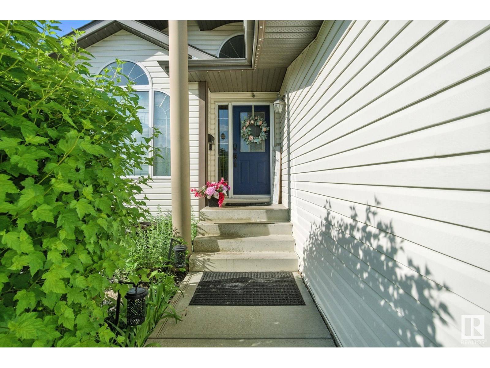 Sherwood Park, AB T8A6E3,504 HIGHLAND DR