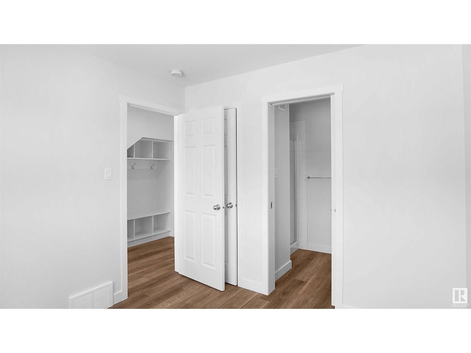 Edmonton, AB T5Y4G1,625 176 AV NE