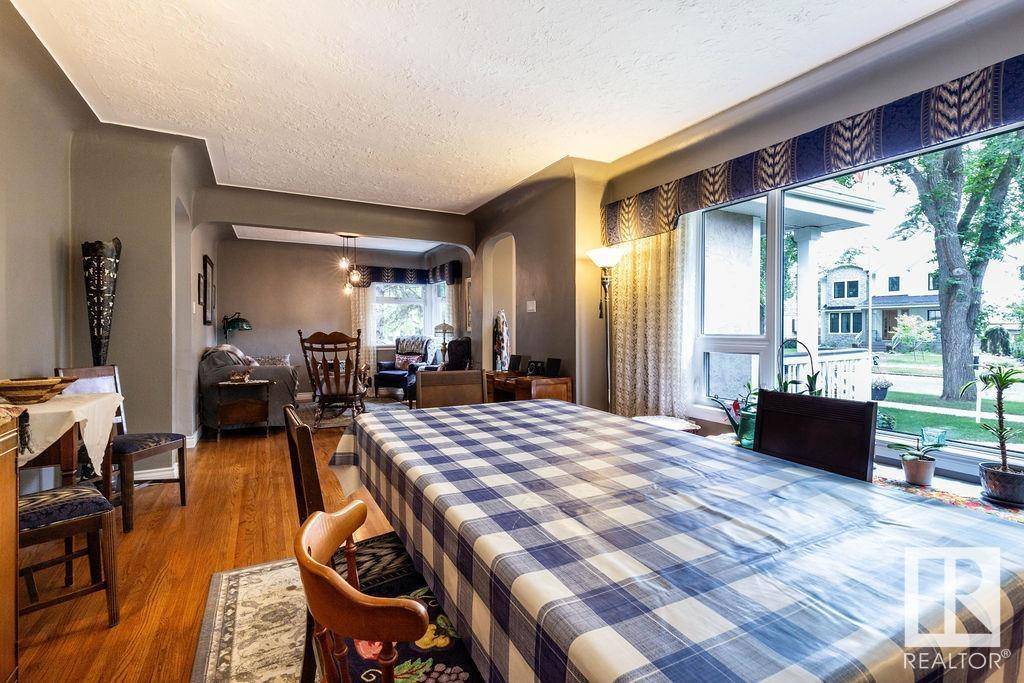 Edmonton, AB T5N1B2,14014 106 AV NW