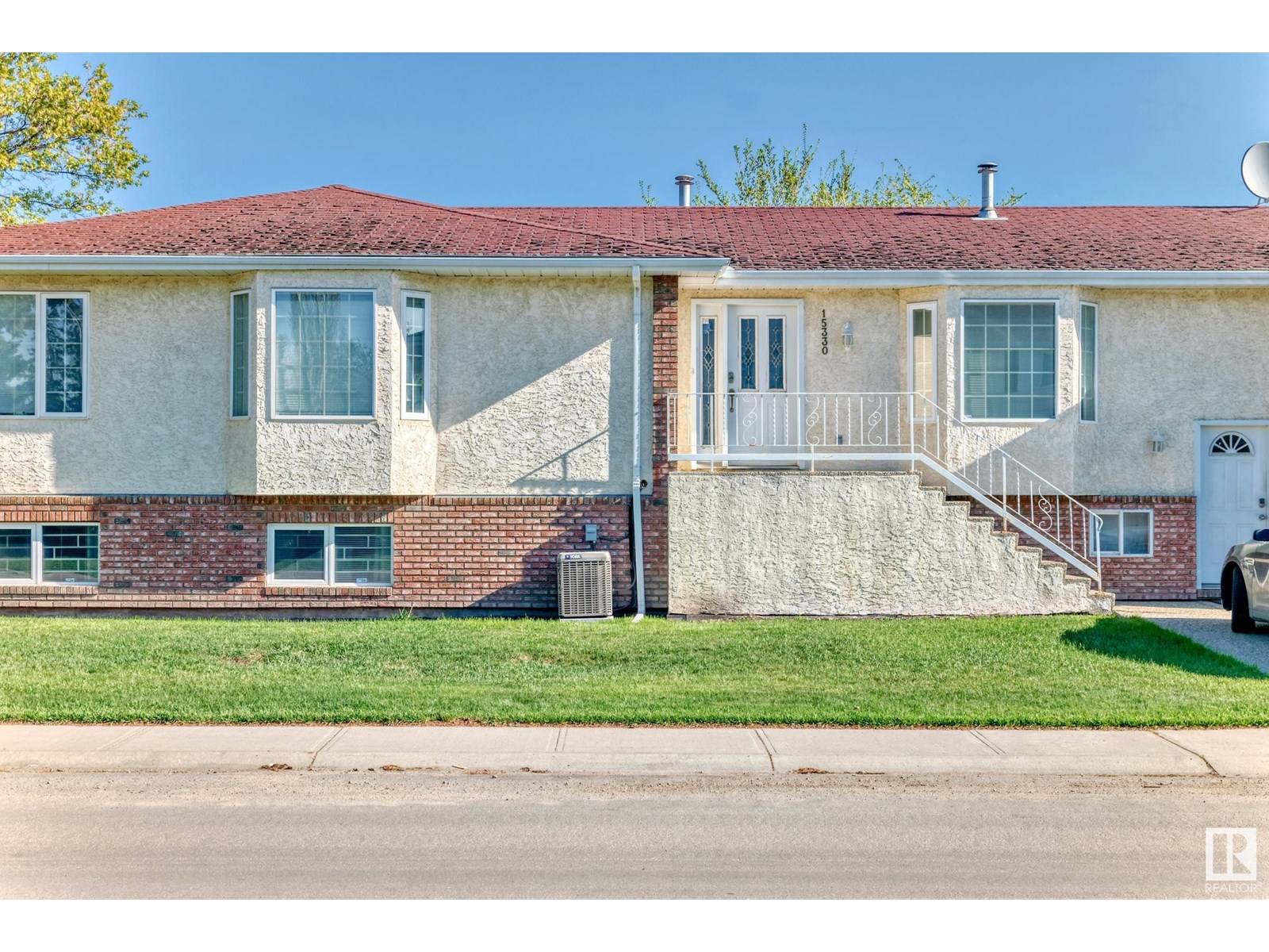 Edmonton, AB T5P0H9,15330 99 AV NW