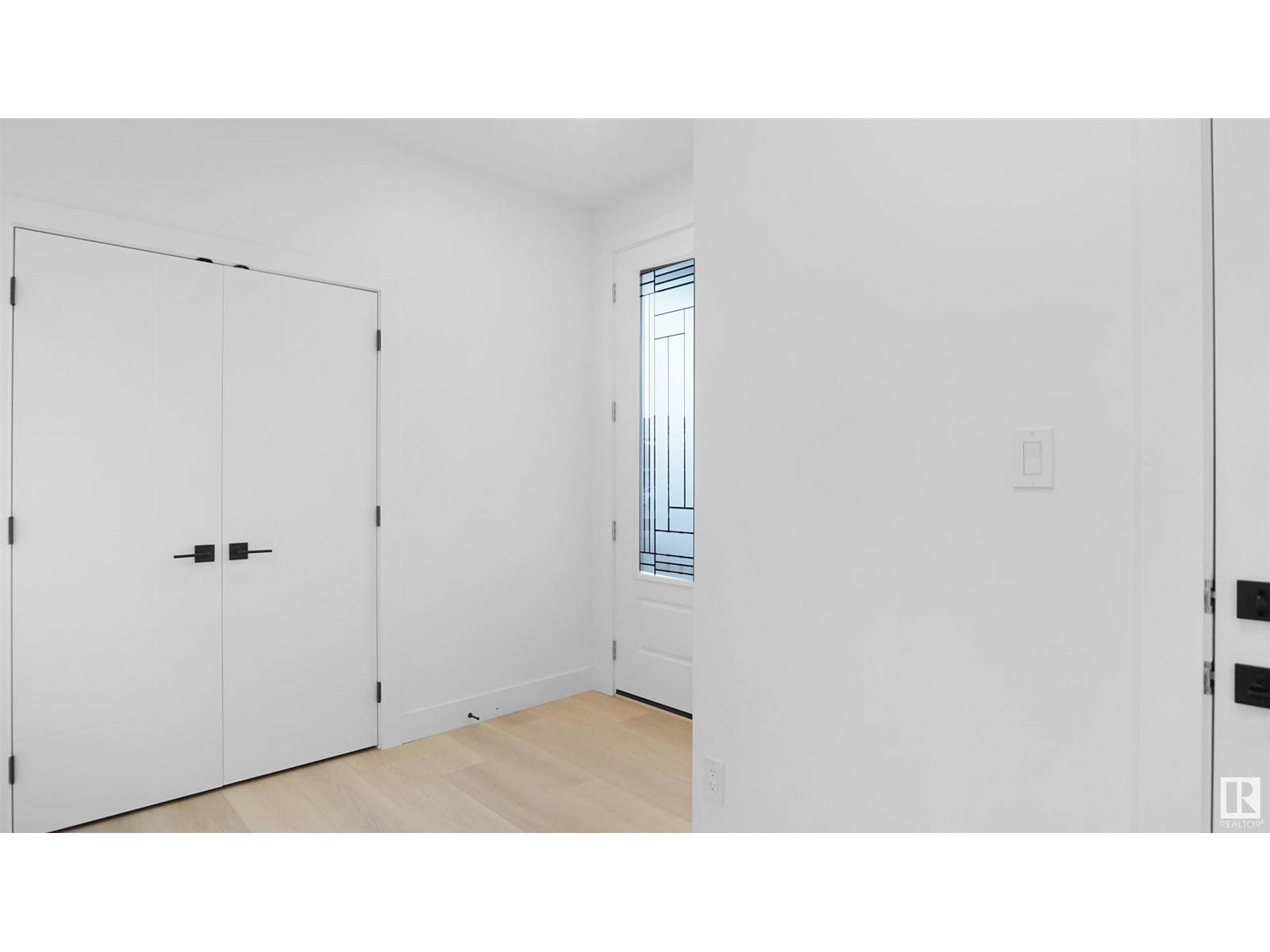 Edmonton, AB T5E6Y5,6186 CARR RD NW