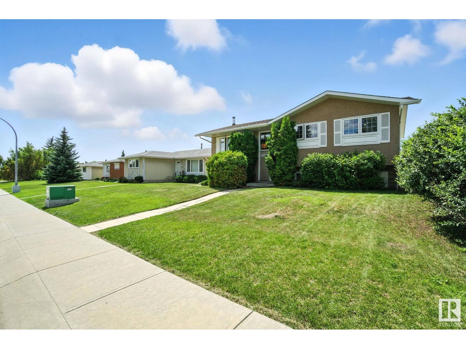 Edmonton, AB T5C1P5,14936 81 ST NW