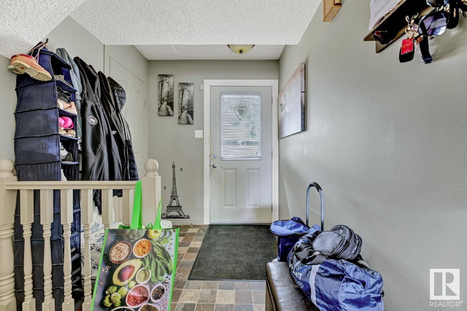 Edmonton, AB T5X3L4,11406 139 AV NW