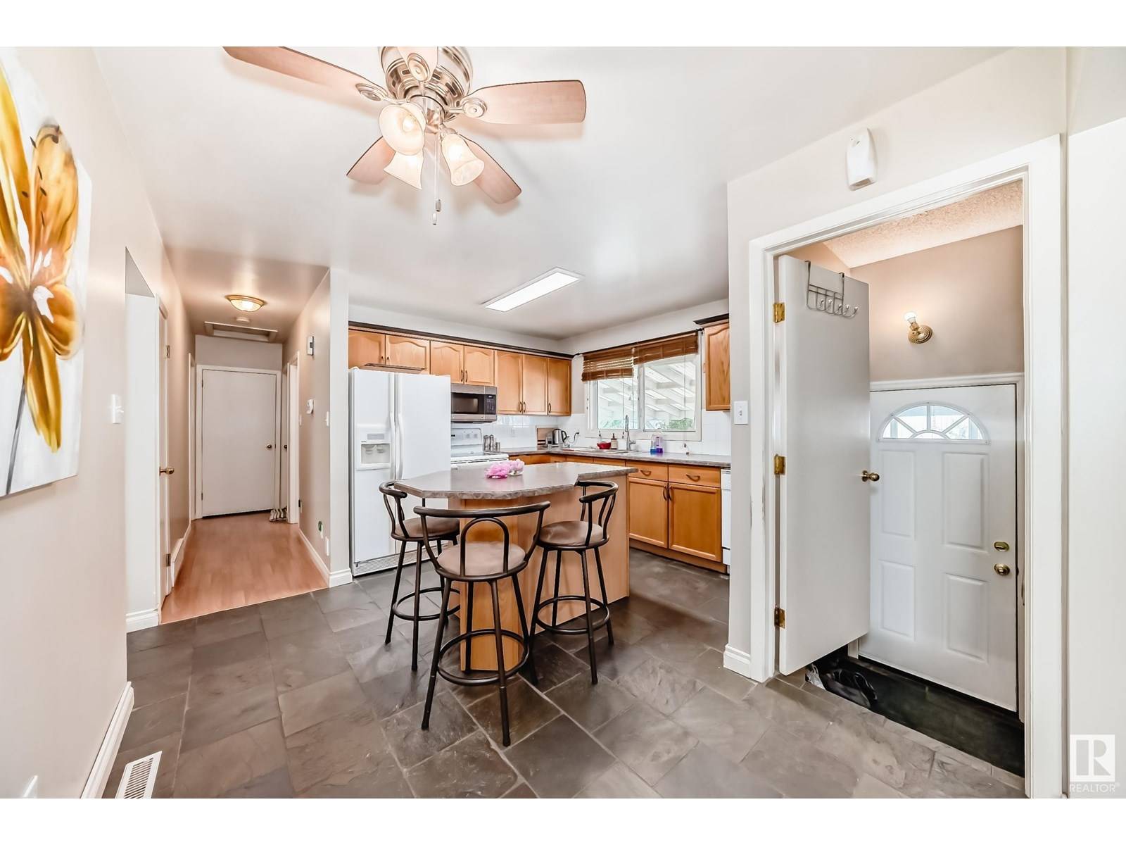 St. Albert, AB T8N0S2,44 GRANDIN RD