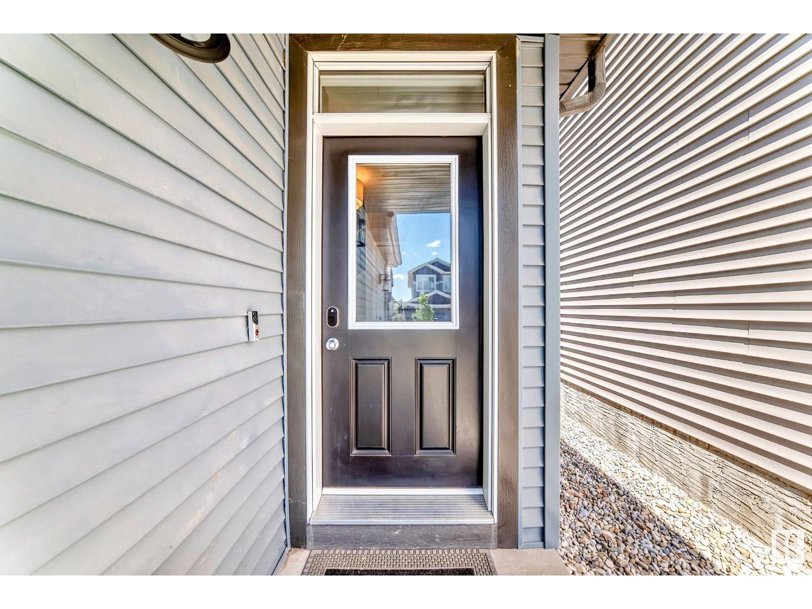 Edmonton, AB T6W4C2,3327 PARKER LO SW