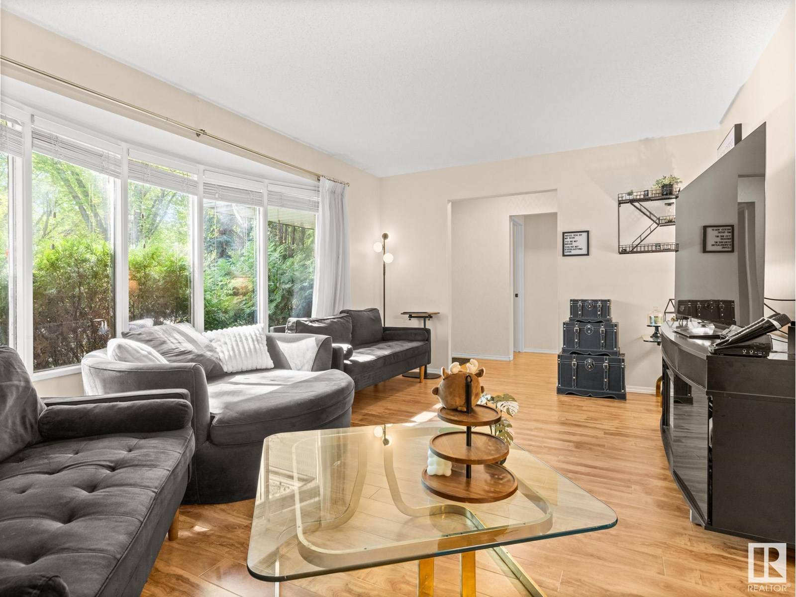 St. Albert, AB T8N1Z2,98 FOREST DR