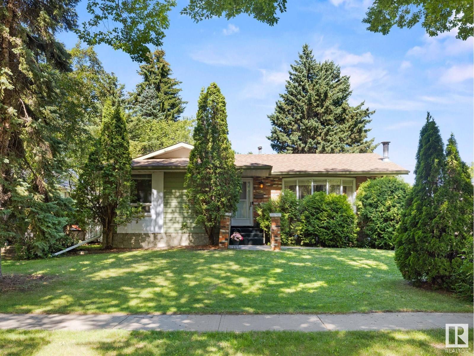 St. Albert, AB T8N1Z2,98 FOREST DR
