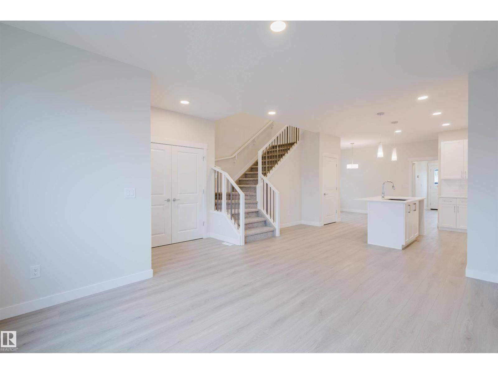 Spruce Grove, AB T7X2W7,86 PENN PL