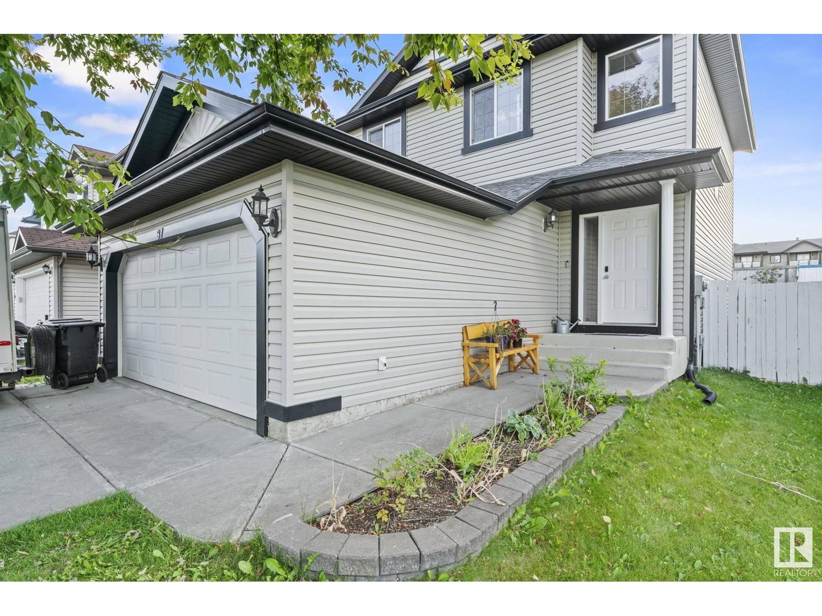 Spruce Grove, AB T7X4L4,37 HIGHLANDS WY