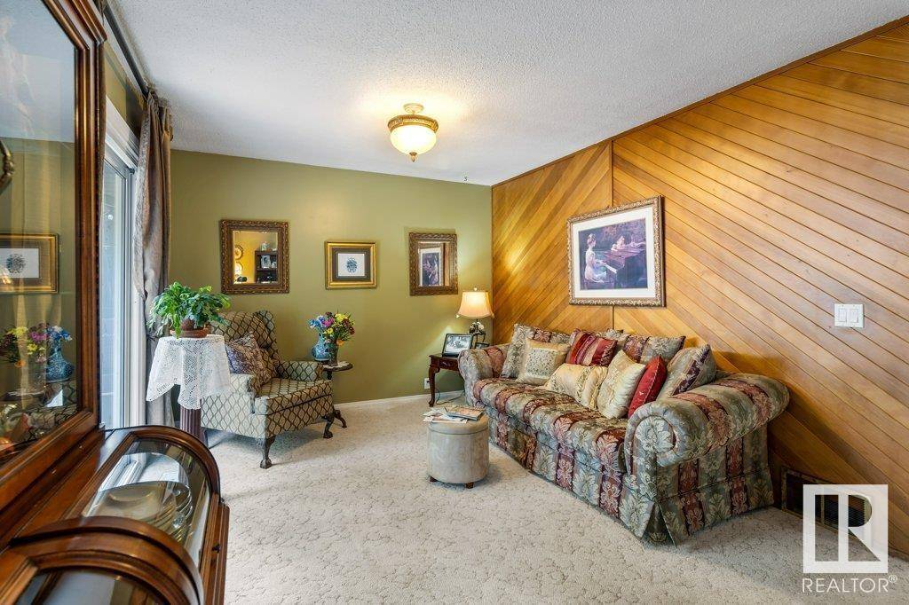 St. Albert, AB T8N3K6,90 FOREST GV