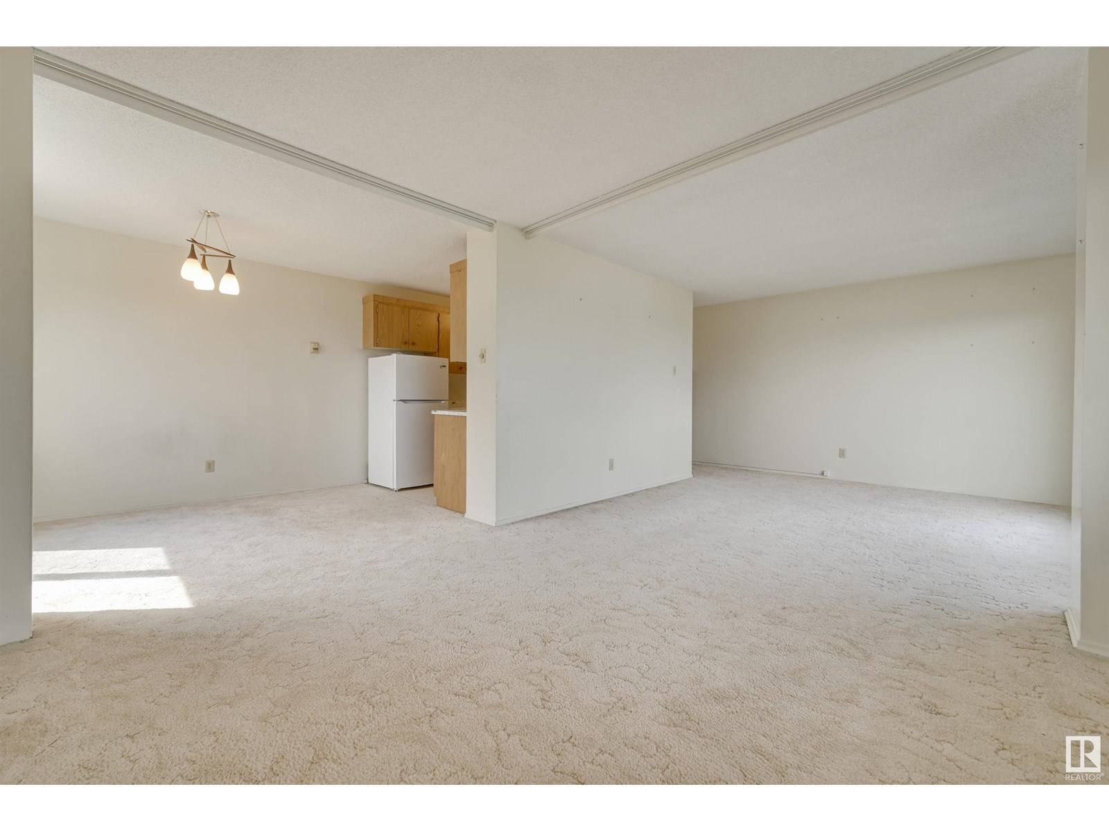 Edmonton, AB T5K1B5,#906 9725 106 ST NW