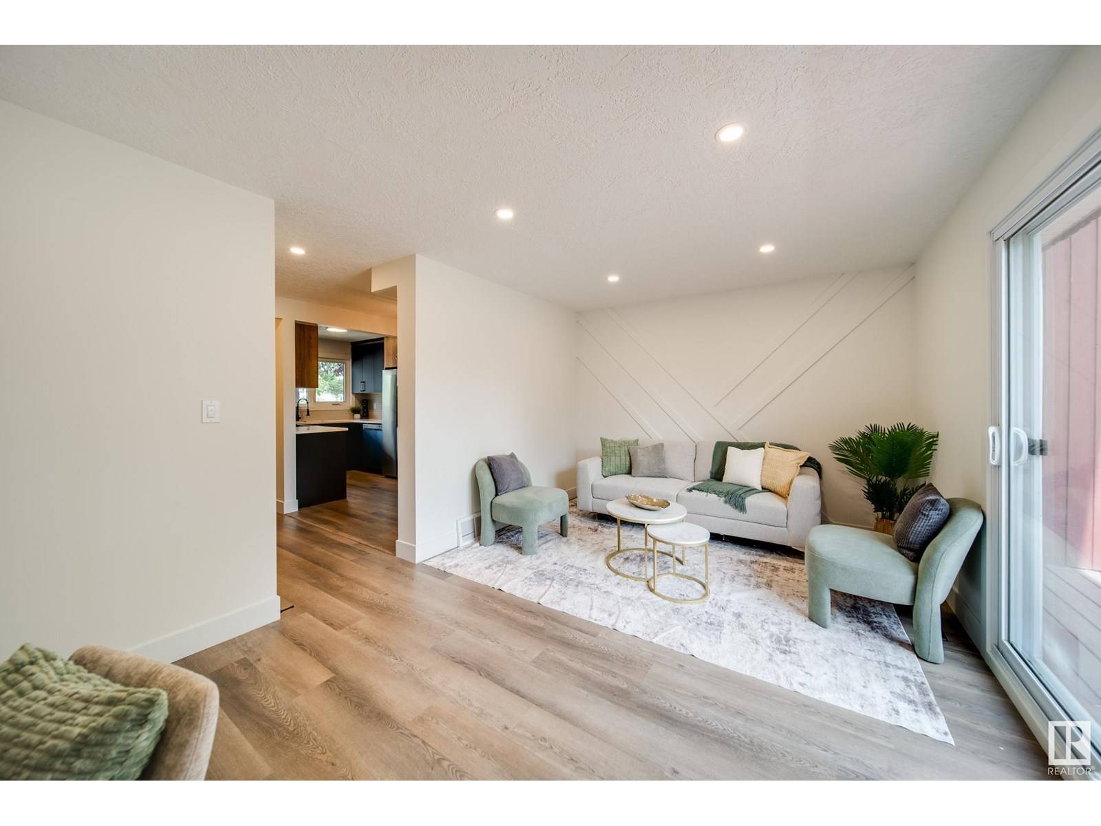 Edmonton, AB T5X3N4,10630 BEAUMARIS RD NW