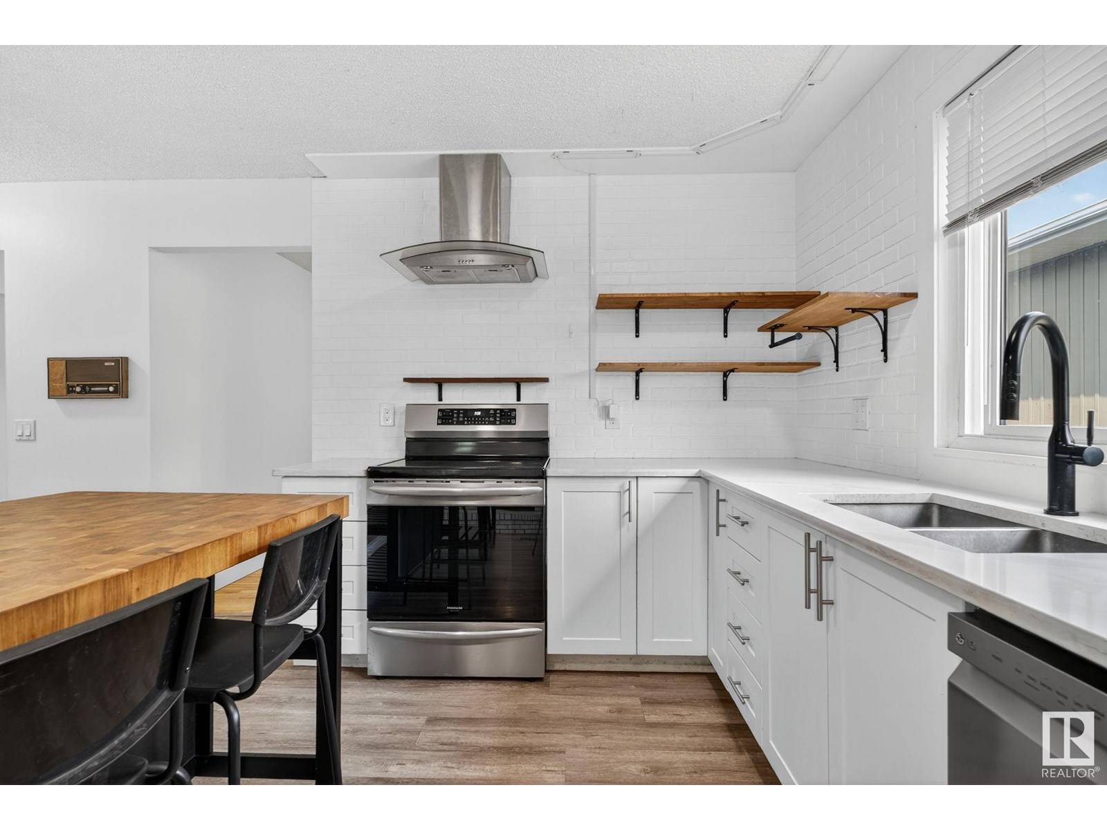 Sherwood Park, AB T8A2S5,133 GARNET RD