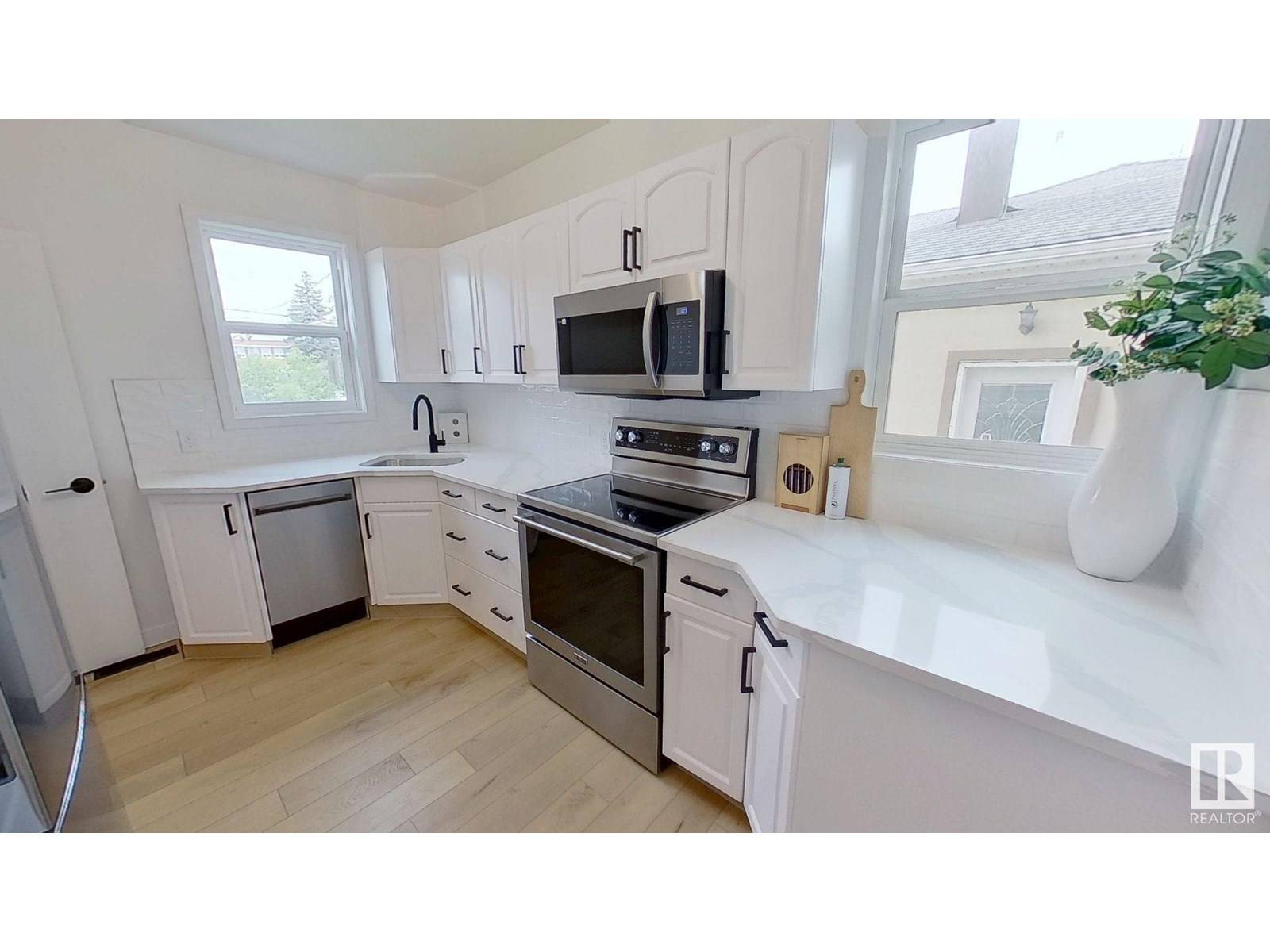 Edmonton, AB T5M2M9,13534 110A AV NW