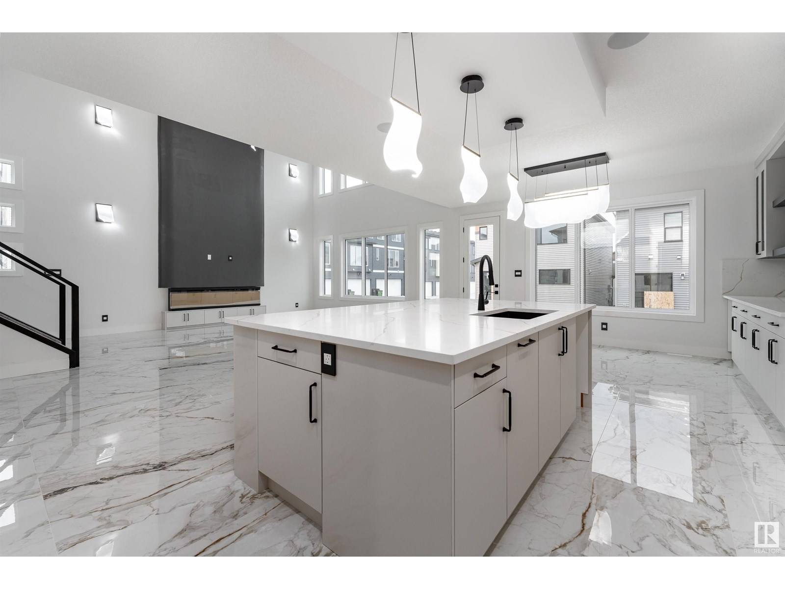 Edmonton, AB T6W1A5,7010 KIVIAQ CR SW