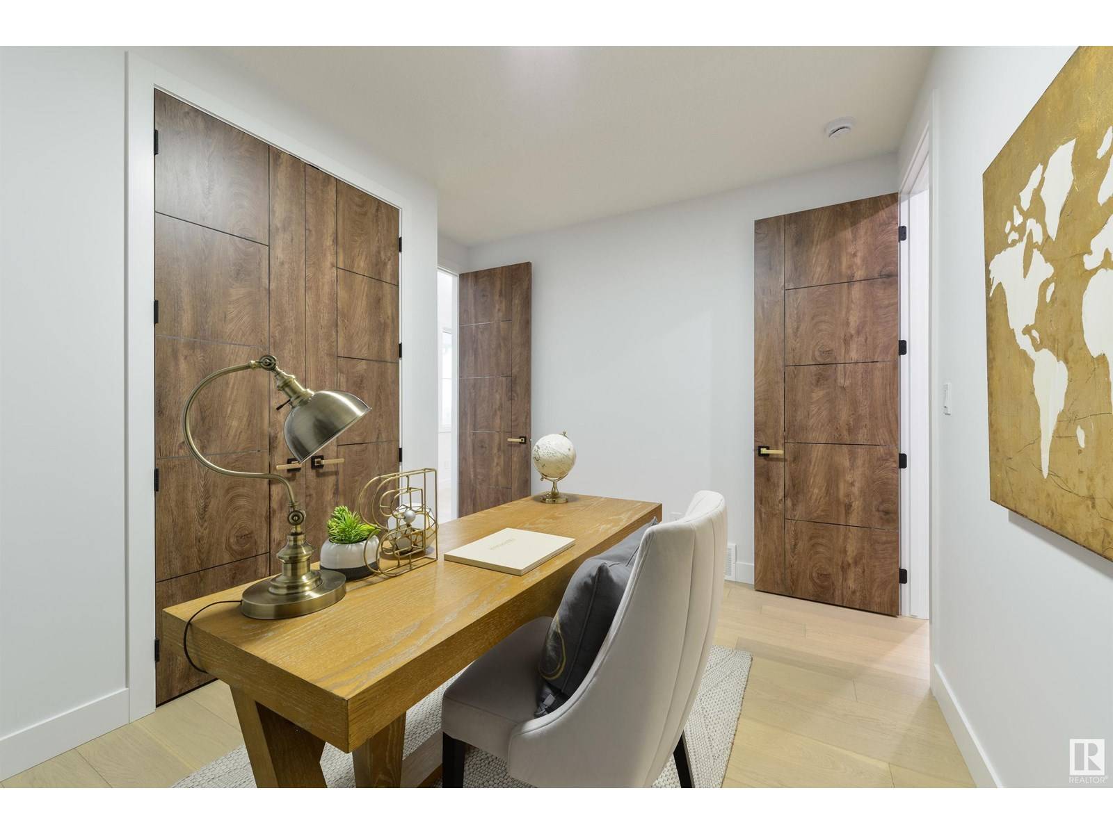 Edmonton, AB T6W5C1,1554 Howes PL SW SW