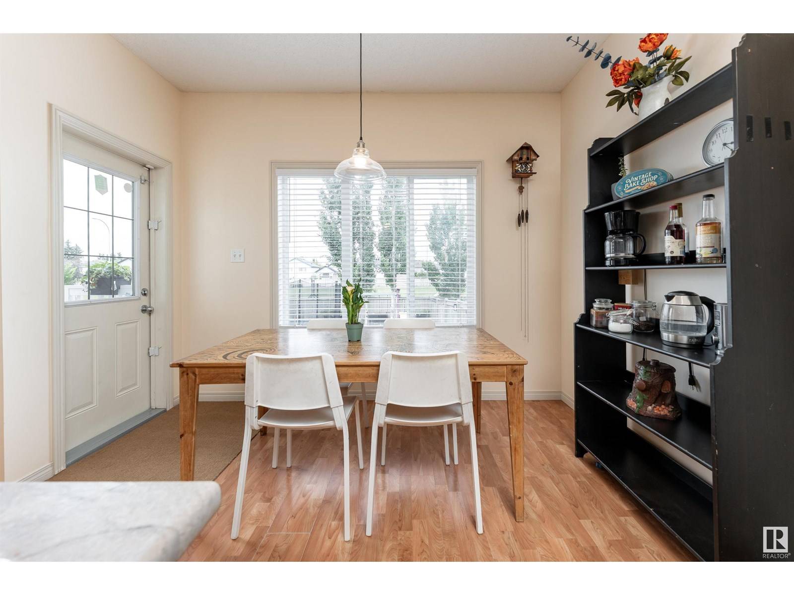 Edmonton, AB T6W0B7,11724 10 AV SW