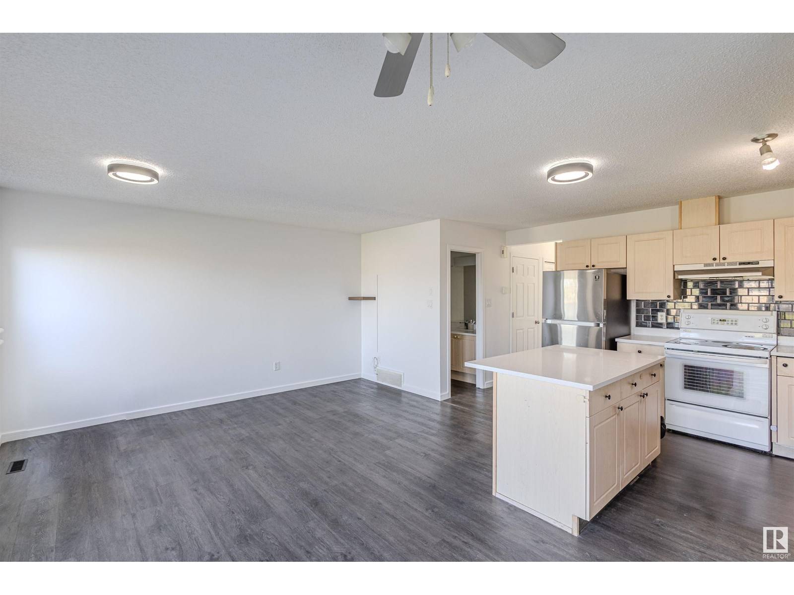 Edmonton, AB T6T2A2,2832 26 STREET NW NW
