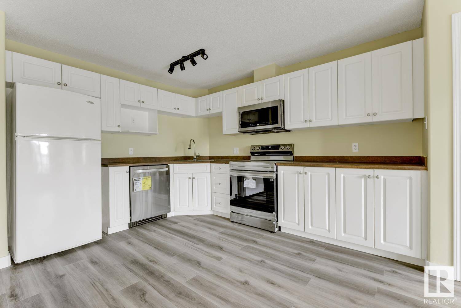 Edmonton, AB T5X1G2,#214 111 EDWARDS DR SW