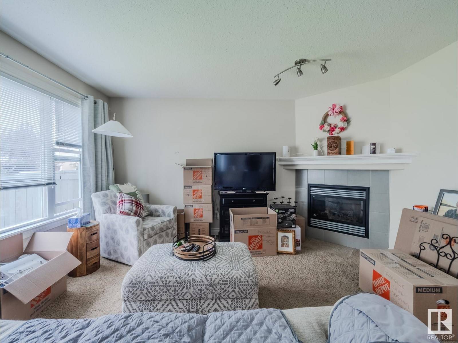 Fort Saskatchewan, AB T8L0E7,74 RED CANYON WY